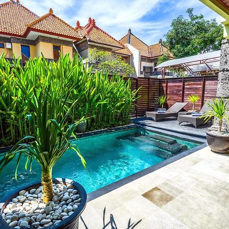 KUTA Villa - 5 bedrooms - Heart of Kuta - de CINTA Buitenkant foto