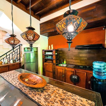 KUTA Villa - 5 bedrooms - Heart of Kuta - de CINTA Buitenkant foto