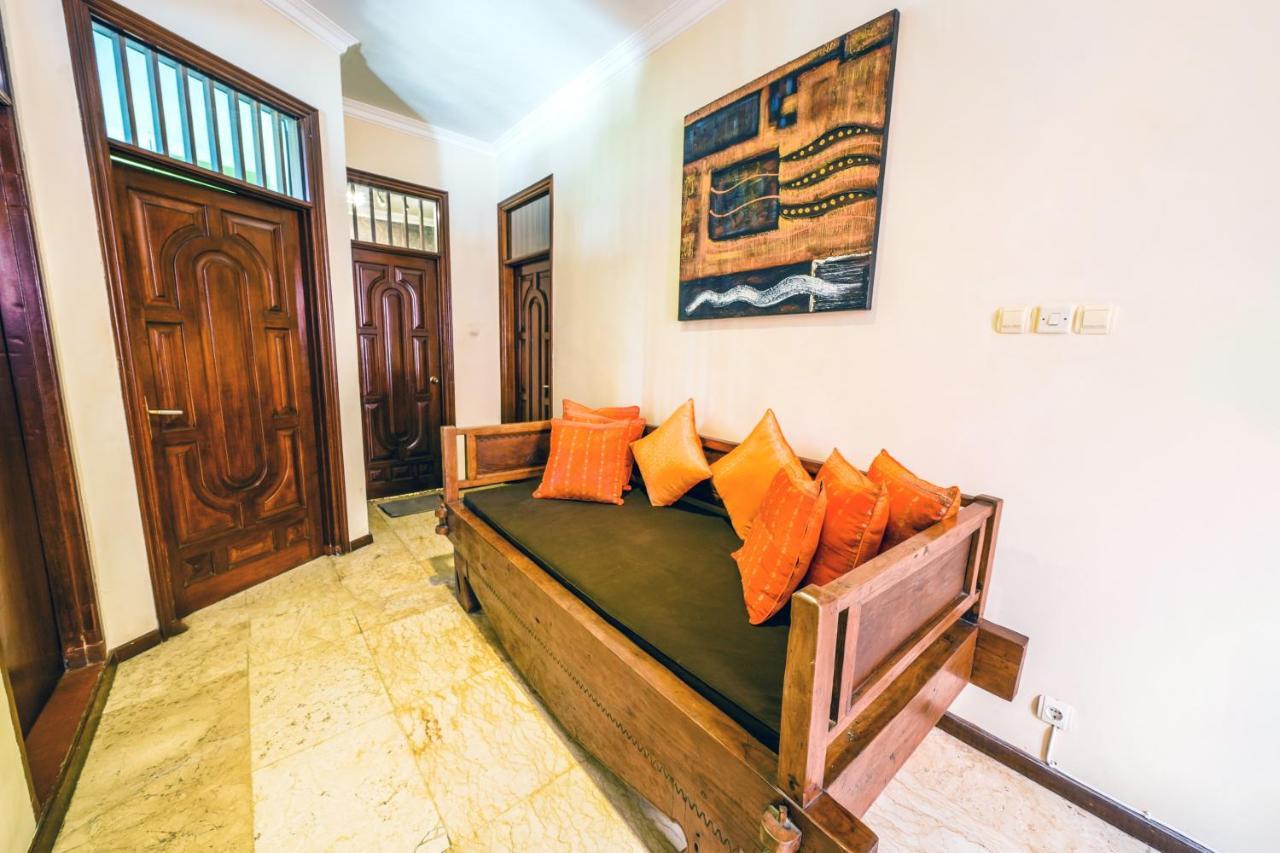 KUTA Villa - 5 bedrooms - Heart of Kuta - de CINTA Buitenkant foto