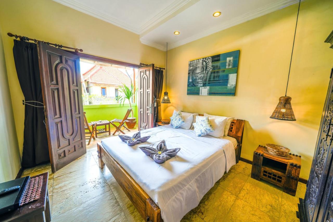 KUTA Villa - 5 bedrooms - Heart of Kuta - de CINTA Buitenkant foto