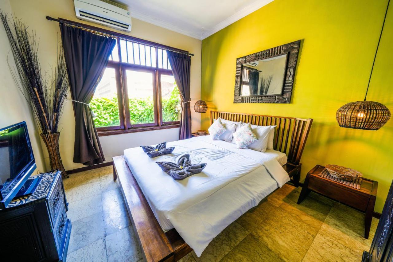 KUTA Villa - 5 bedrooms - Heart of Kuta - de CINTA Buitenkant foto