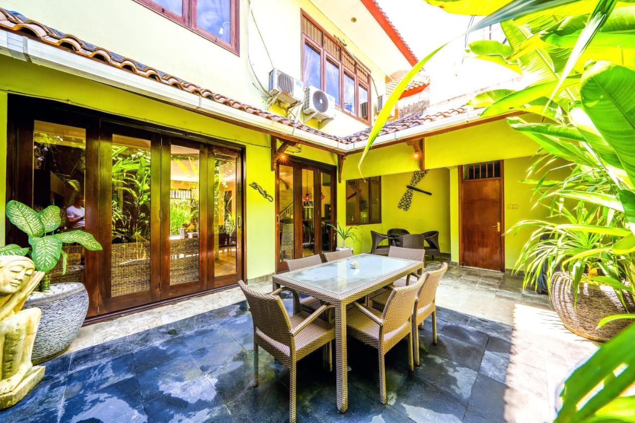 KUTA Villa - 5 bedrooms - Heart of Kuta - de CINTA Buitenkant foto